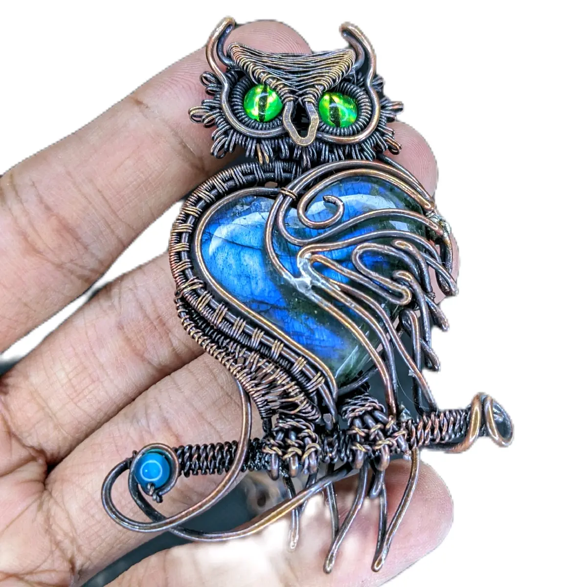 Liontin burung hantu dari batu labradorite