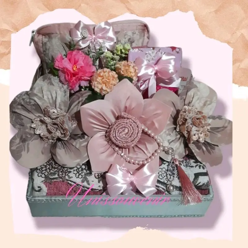 paket seserahan/hampers mukena silk/seperangkat alat sholat/kado wedding/mahar