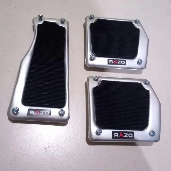 TUTUP PEDAL ANTI SLIP PEDAL GAS MOBIL AGYA AYLA MANUAL - PAD PEDAL BESI RAZO GUDANG AKSESORIS MOBIL Baut Car