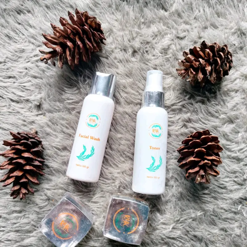 Ryk skincare kosmetik  skincare yang bisa membuka aura,mencerahkan, menghilangkam flek ,menghempaskan  jerawat,menyamarkan bekas jerawat 3