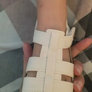 PROMO 12.12 IMPORT OkayBaby B428 Sepatu Sandal Anak Perempuan dan laki laki Sendal Anak-Anak Cewek Import Fashion New Arrival Bahan Karet Lucu kaki Anti Slip Anti Licin Casual Umur 2-15 Tahun Terbaru