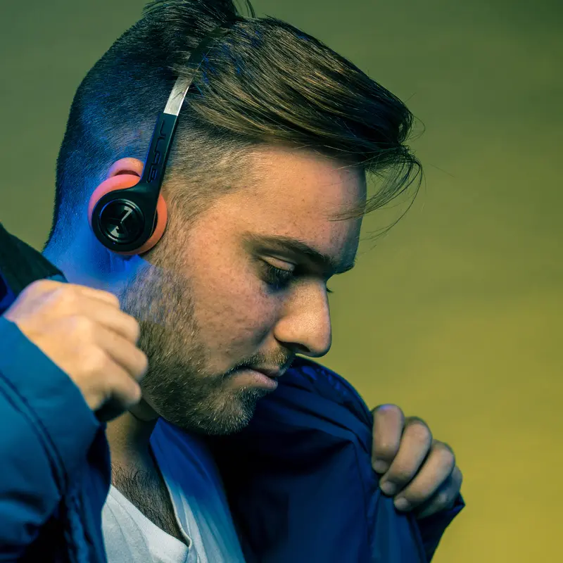 JLab New Rewind 2 Wireless Retro Headphone Dengan Dukungan Aplikasi Untuk Mengendalikan Musik Kamu. Bluetooth Microphone Earphones Headset Tws 7