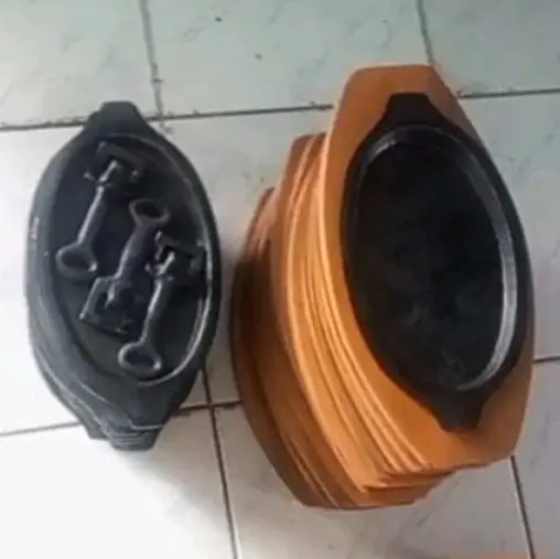 Hotplate Steak Oval + Alas kayu Alat Kitchenware 2