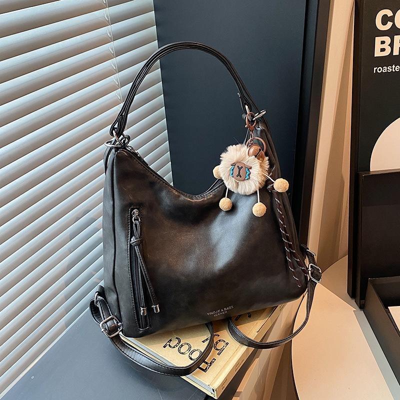    MẪU MỚI VỀ - MÃ 06   Túi tote nữ phong cách retro thời trang da mềm mới lạ 2025 đeo chéo đeo balo đeo vai đa nănng  thích hợp cho học sinh sinh viên người đi làm đi học đi chơi đa năng đựng được nhiều đồ có phụ kiện ngăn nhỏ đi kèm 