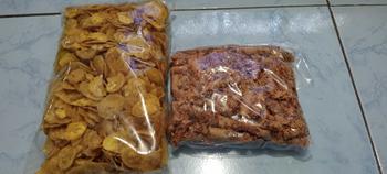 Product Review of paket bundling 1 kg keripik pisang kepok gurih & sumpiah abon udang Camilan Snack from m**o 0