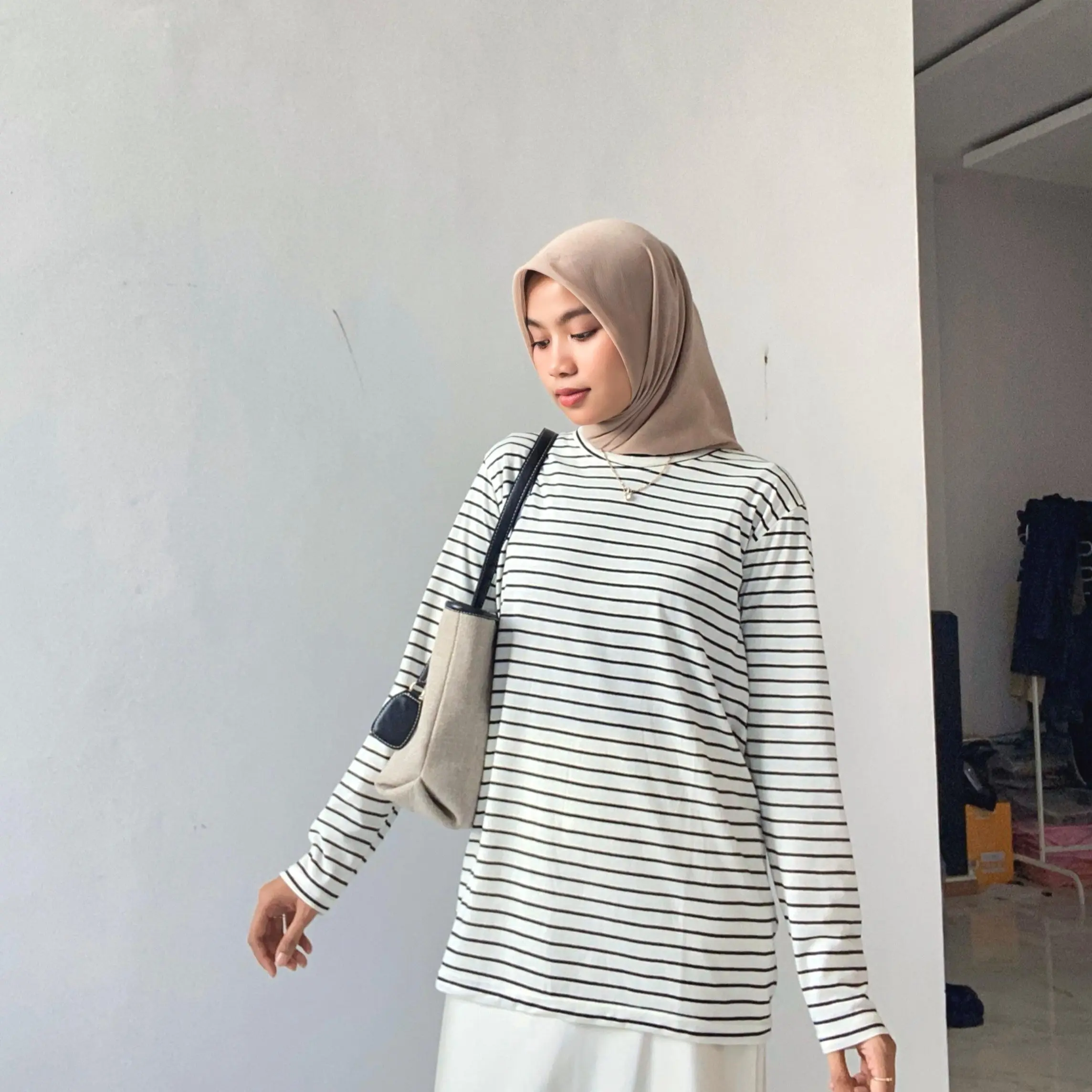 AMARA STRIP SHIRT - BY SHAFITRI - ATASAN KAOS SALUR KATUN