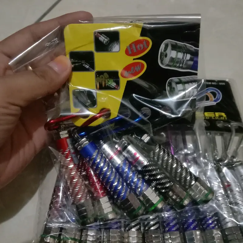 6pcs mainan gantungan senter laser ulir 1