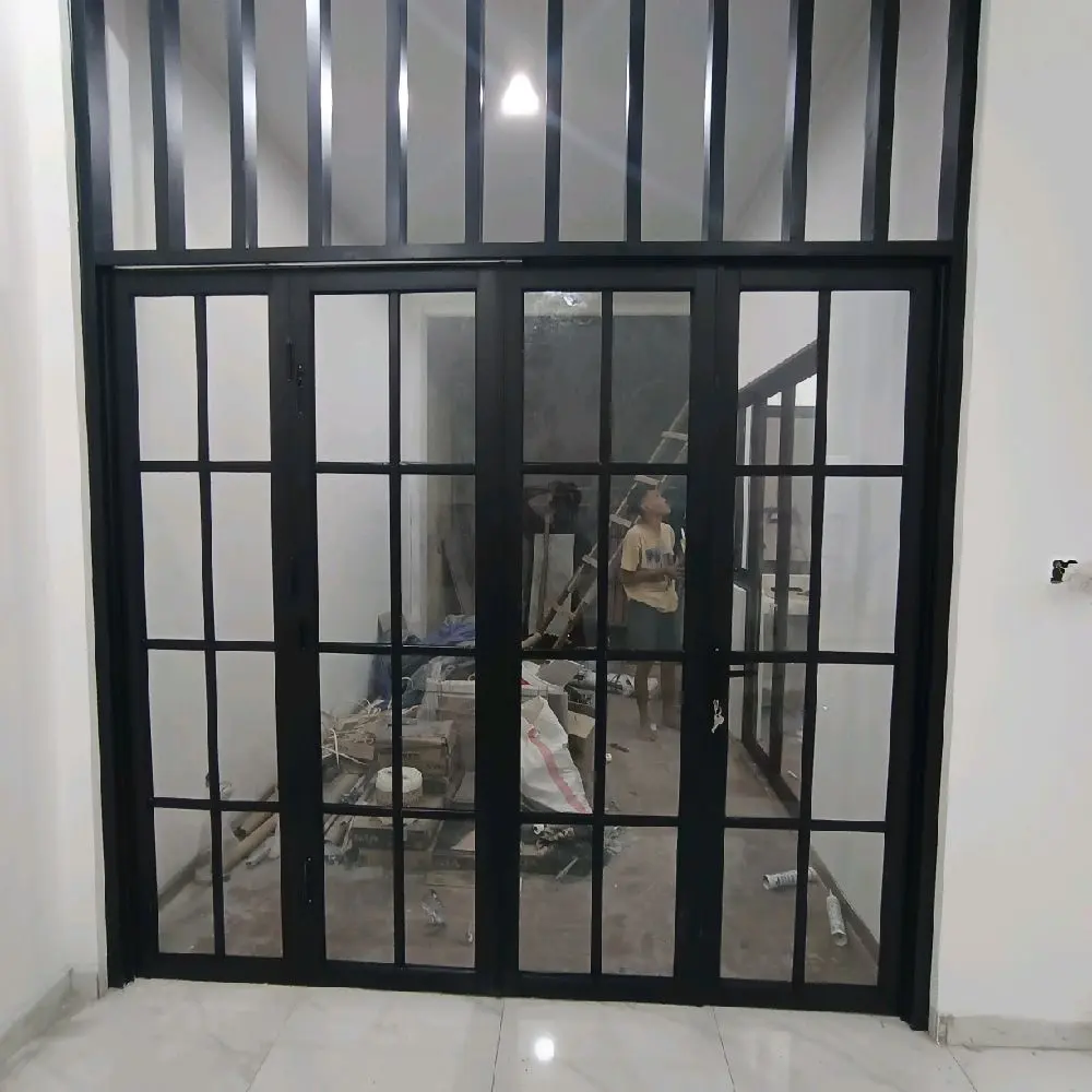 Pintu kaca Aluminium variasi ornamen