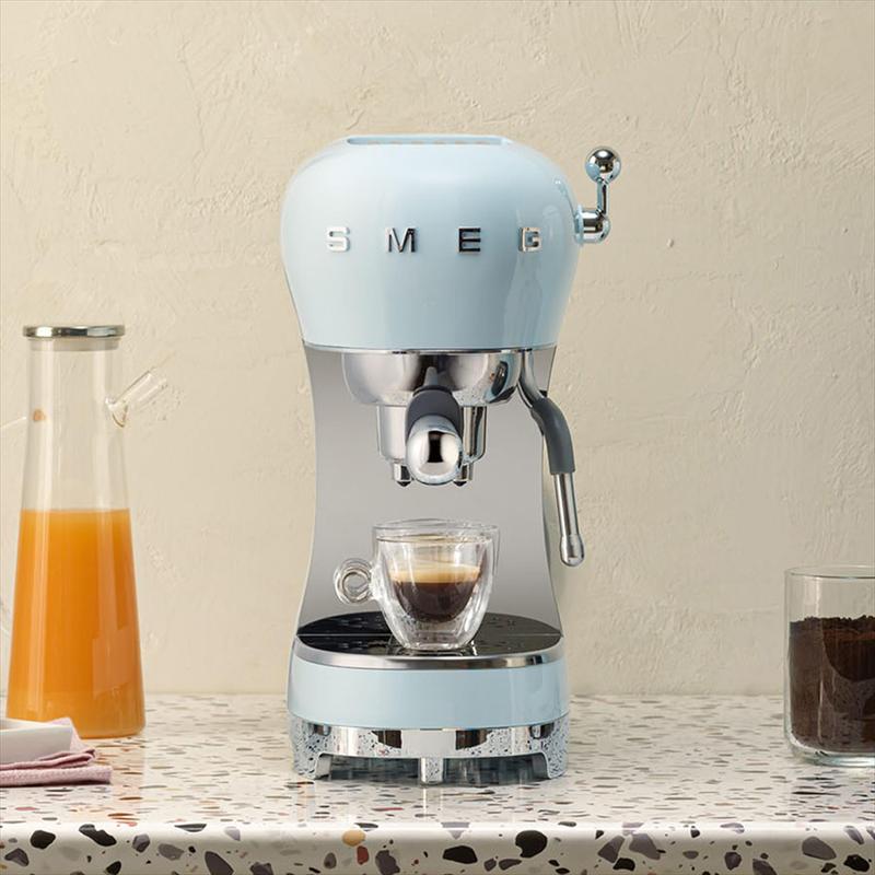 SMEG ECF02 Espresso Coffee Machine - 50's Retro Style Aesthetic 1