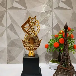 Piala Trophy Mini Tatakan Figur Tinggi 30cm - Piala Satuan Plastik