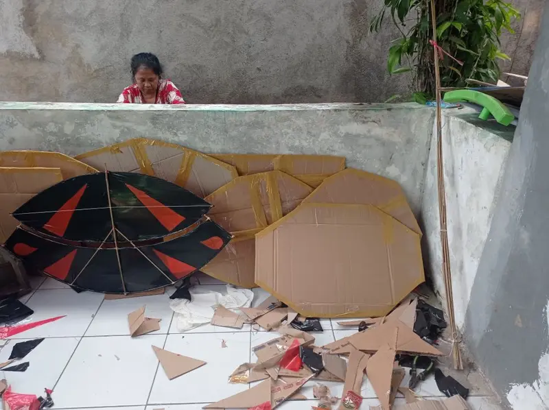 Product Introduction of layang2 gapangan ceper siap terbang t 75cm L 85 cm 2