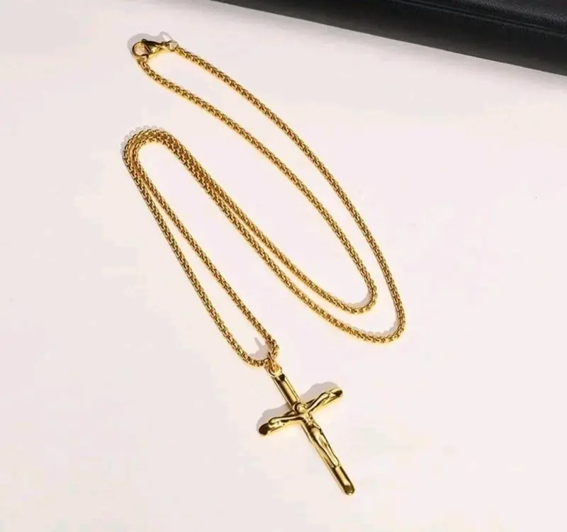Kalung Salib Yesus Titanium Pria dan Wanita Antikarat 3