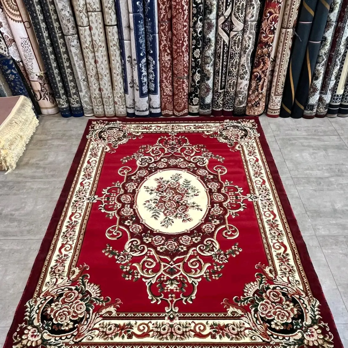 Ukuran 170X230.Cm.PS.Karpet Turki Permadani  Anti Selip Lembut Halus 100% Olefin tahan debu tangkai merah