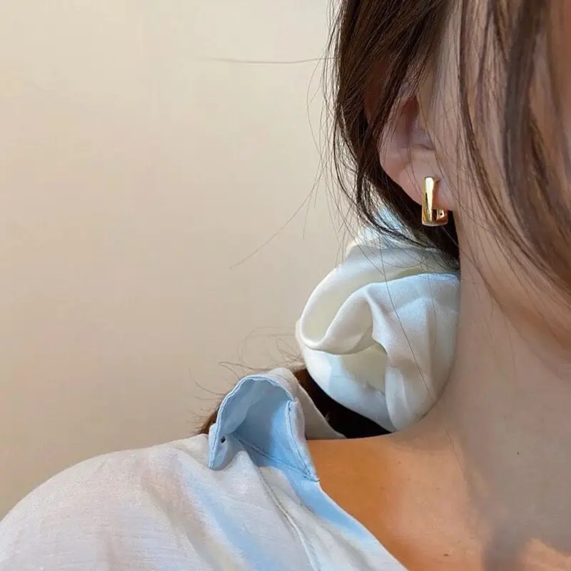 Nicole & Co (L01) - Anting Hoops Square Gold / Anting Persegi Warna Emas / Anting Fashion Korea / Giwang Anti Karat 2
