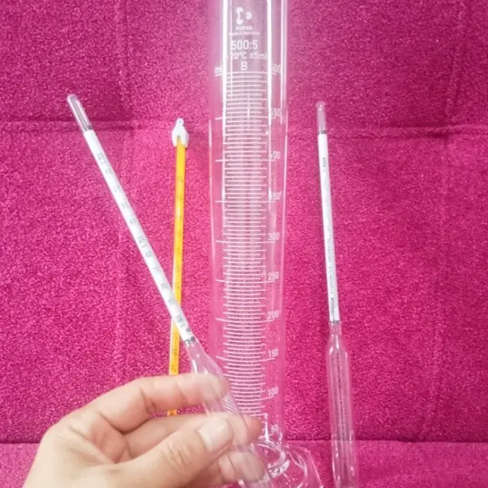 Set 4 Hydrometer Bensin Solar, Thermometer dan Gelar Ukur Duran 500 ml 2