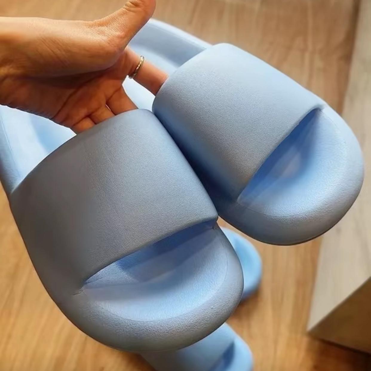 Sandal Luar Ruangan Musim panas Berbahan Karet EVA Anti Selip Sandal Dalam Ruangan Tahan Aus Sandal Luar Ruangan Wanita Nyaman Dipakai Dalam Satu Langkah Tahan Lama Anti Selip Dan Bernapas Tersedia Dalam Berbagai Warna