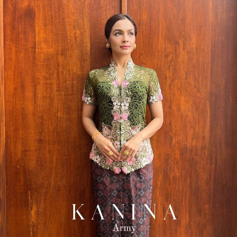 Kebaya Encim Bordir Lengan Pendek KaNiNa 5