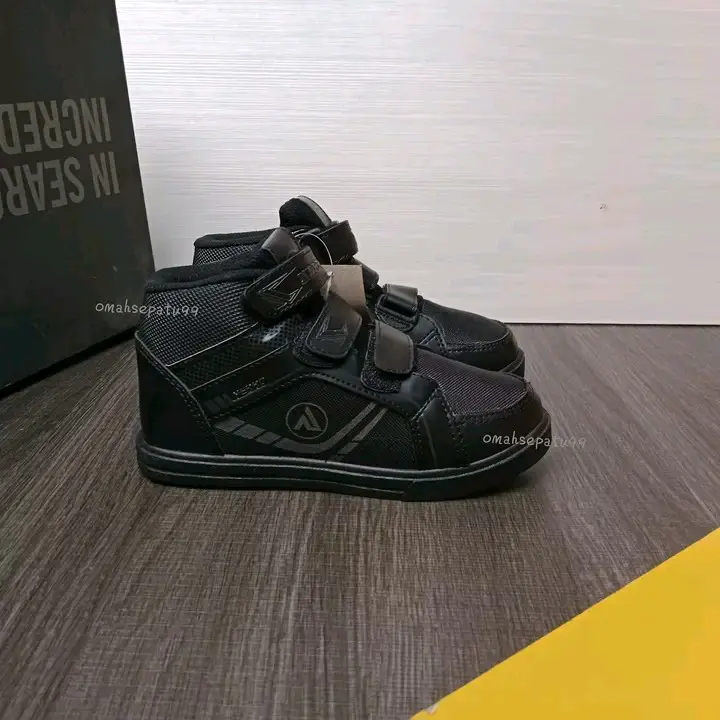 Sepatu anak sekolah hitam putih model boot Fashion 0