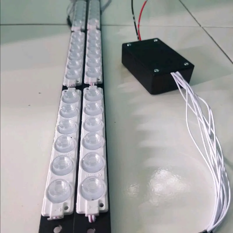 LAMPU LIGHT BAR STROBE 8CHANEL 12-24Volt Otomatis dan Manual 8 Mode Kedip untuk Mobil Car