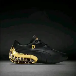 Sepatu Lari Ferrari x Roma Colorways Outdoor