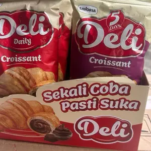 Roti  croissant Deli dari produk  jarum  enak rotinya lembut