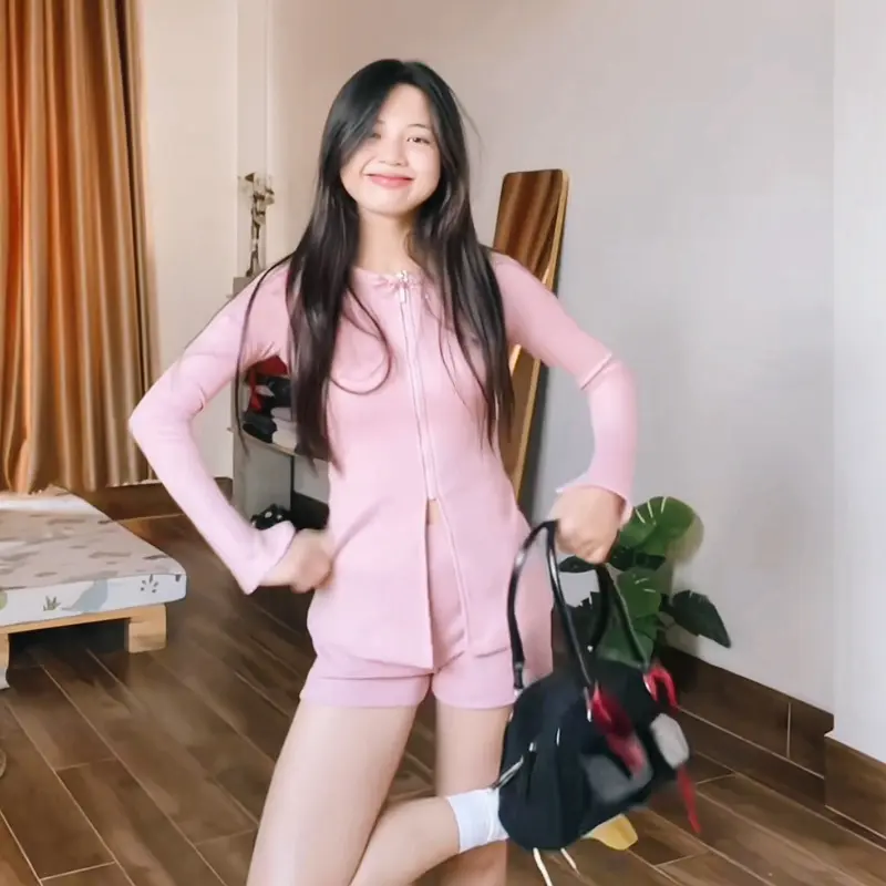 [Tặng kèm vòng handmade]- PIPI- SET ÁO VÀ QUẦN CHẤT THUN CO GIÃN PHONG CÁCH ĐÁNG YÊU Nữ Top