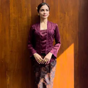 Atasan Kebaya Kutubaru Encim Silk Bordir Lengan Panjang Elixir