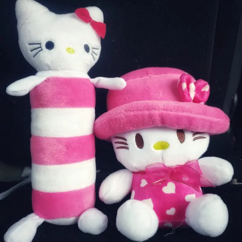 Boneka guling karakter hello kitty