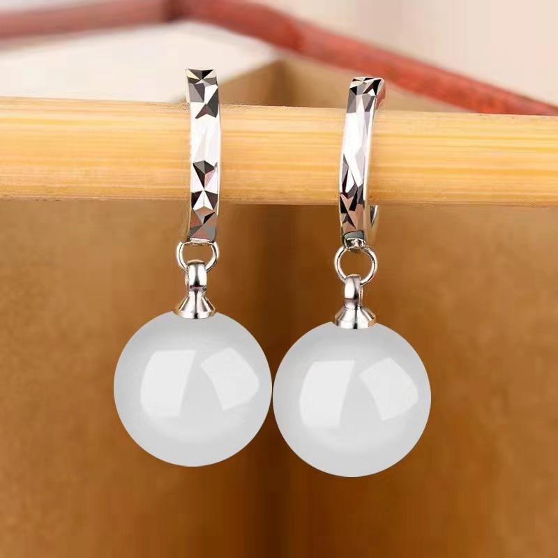 Product Introduction of Hoa Tai Đá, Thiết Kế Ngọt Ngào Và Thời Trang, Họa Tiết Argyle, Màu Xanh Lá Cây, Với Ngọc Trai Trắng Và Mạ Điện, Hoa Tai Đinh tán Đồng Vàng, Dành Cho Phụ Nữ, Đồ Trang Sức Tinh Xảo 0