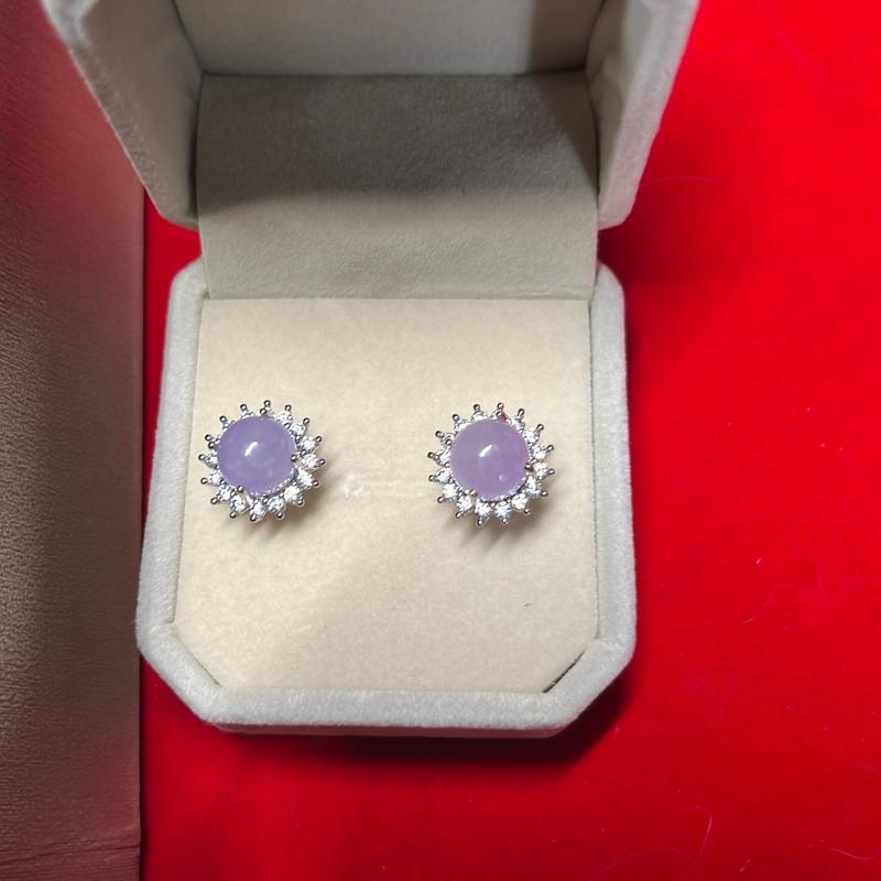 252. Lavender jade earring 8mm 1