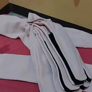 Kaoskaki Jempol Polos Panjang Warna Kulit Krem Coksu Tapak Hitam Lusinan Bahan Nilon Lembut Muslim