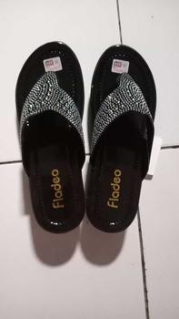 Product Review of Sandal Wedges Wanita Kekinian/ Sandal Wedges Wanita Model Jepit Manik-Manik Terbaru from j**6 0