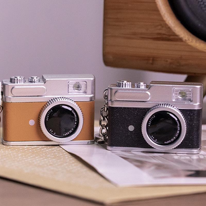 1 PC Simulated Retro Camera Keychain With Flashing Sound Bag - TikTok ...