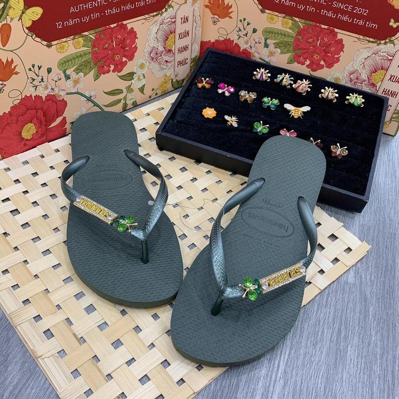 DÉP HAVAIANAS SLIM CHARM LOGO VÀNG + NHÍ - LINDATRAN