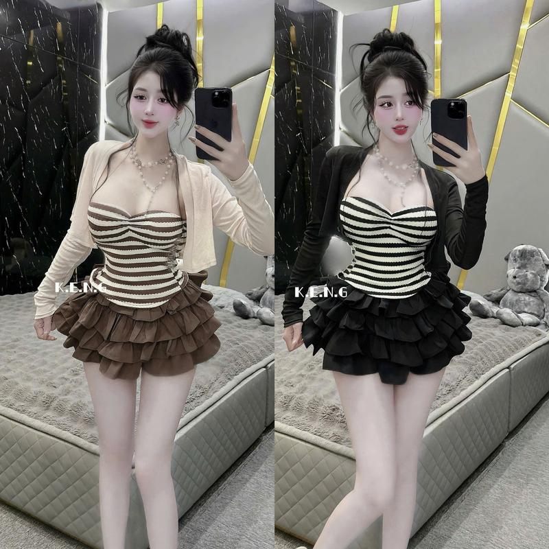 Set đồ nữ 3 món áo lót kẻ sọc cúp ngực kèm khoác thun giấy tay dài mix chân váy xòe xếp tầng sang chảnh dành cho các nàng diện đi chơi.