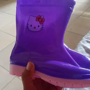 (328-2/228-2B) Sepatu Boots Jelly Anak Cewek Remaja Hello Kitty Premium Anti Air Hujan Super Lucu Cantik Kekinian Mokaya / Ukuran 26-35