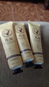 Product Review of PAKET 3 PCS Images Hand Cream horse Oil Krim Pelembab Tangan Kering from M**n N**a 0