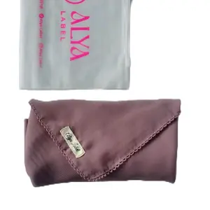 hijab merek : Alya label. musim : semua musim.jenis : segi empat. Kerudung
