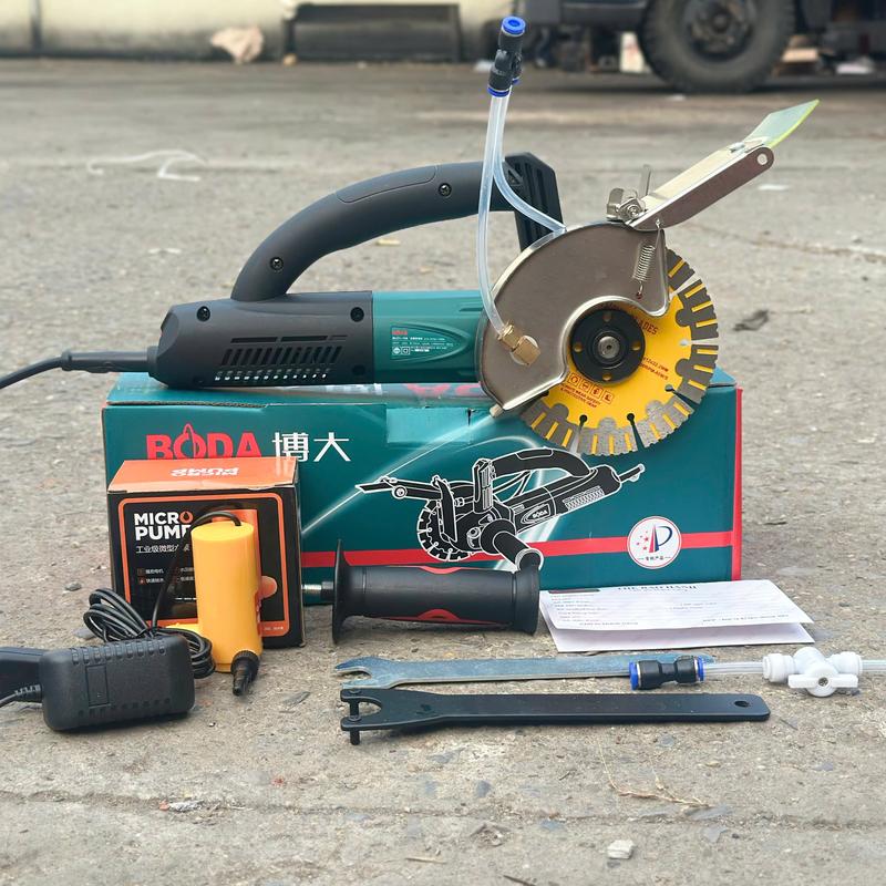 Máy Cắt Rãnh Tường Boda BLC - 139 Không Chổi Than Công Suất 1650W Tặng Kèm Bơm Và Lưỡi
