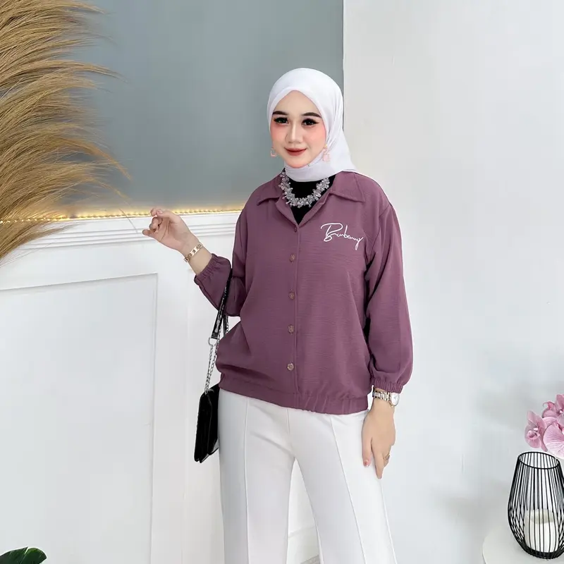 Arni Busana -Kemeja Blouse Wanita Bordir Bahan crinkle Adem Dan Nyaman Kancing Depan Lengan Karet Baju Dewasa Model Casual 3