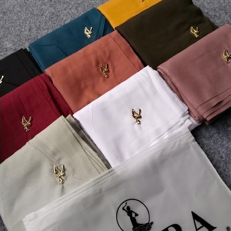 Azara Sultan Voal Polos Hijab Segiempat Bahan Voal Premium Metal Logo Pouch / Logo Print Kemasan Plastik ukuran standar 5