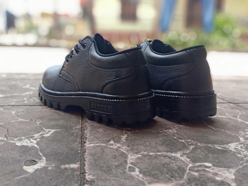 Sepatu Safety Boots Low Cut Kulit Sapi Ujung Besi Terbaru Kerja Lapangan Dinas Proyek Kitchen 2