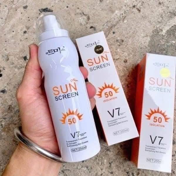 Xịt chống nắng trắng da nâng tone V7  dùng cho da mặt và body SPF50+ dùng để đi chơi, du lịch bảo vệ da tan toàn cho cả nam và nữ 2