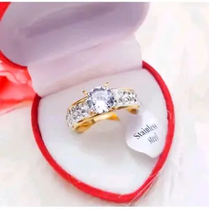 Cincin Titanium Permata Satu Baris Dua Anti Karat