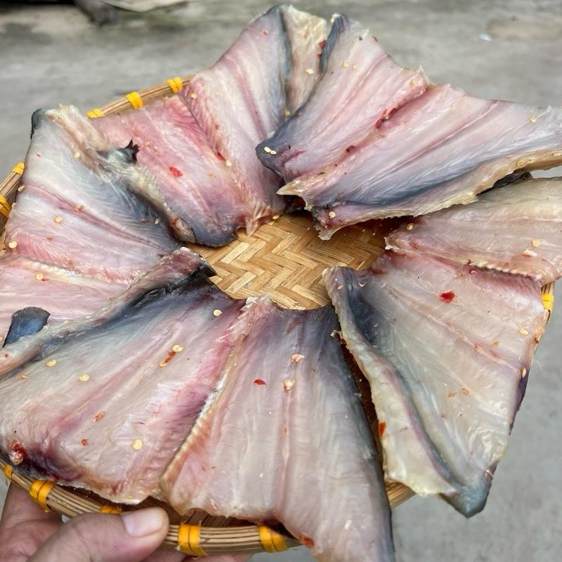 Đuôi khô cá dứa sóc  muối , tỏi ớt , vị vừa ăn , chế biến được nhiều món, chiên, nướng , 0,5kg - ( kèm hủ