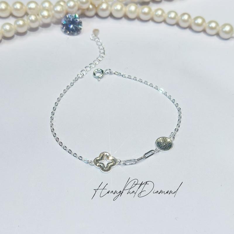 Hoàng Phát Phụ Kiện Lắc Tay Bạc Ý 925 Chữ Cong Mảnh Nhỏ Mặt 4 Lá Chạm Máy Mới Phối Halo Tròn Chạm Máy LT046 KHÔNG XI KIM