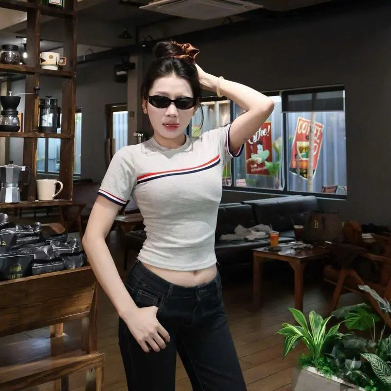 [BOZIP CHUẨN] Áo Thun Ôm body Có Phối Viền Sọc , Tạo Điểm  Nhấn Phong Cách Trẻ Trung . Chất liệu vải cotton mềm mịn , co giản thoải mái – BY BOOM STORE | BigBuy360 - bigbuy360.vn
