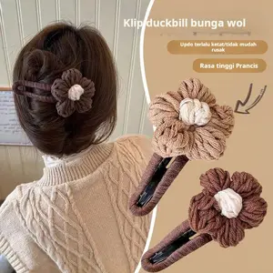 Jepit Rambut Duckbill Motif Bunga Benang Besar untuk Gaya Rambut Setengah Kepang yang Manis