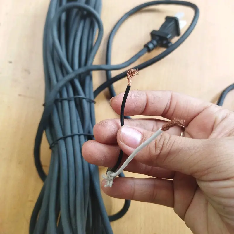 dây nguồn nhật dài 8m    chịu tải 2000W đúc sẵn phích cắm đúc 7