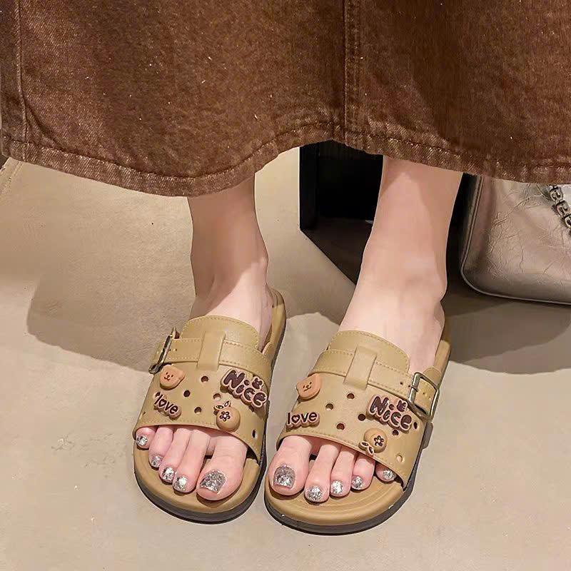 Dép lê họa tiết hình gấu dễ thương, chất liệu PVC , 2 màu nâu và kem size từ 36-41[Lù Store]